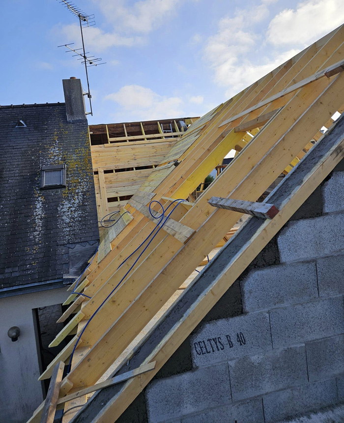 Pose de charpente bois à Bénodet